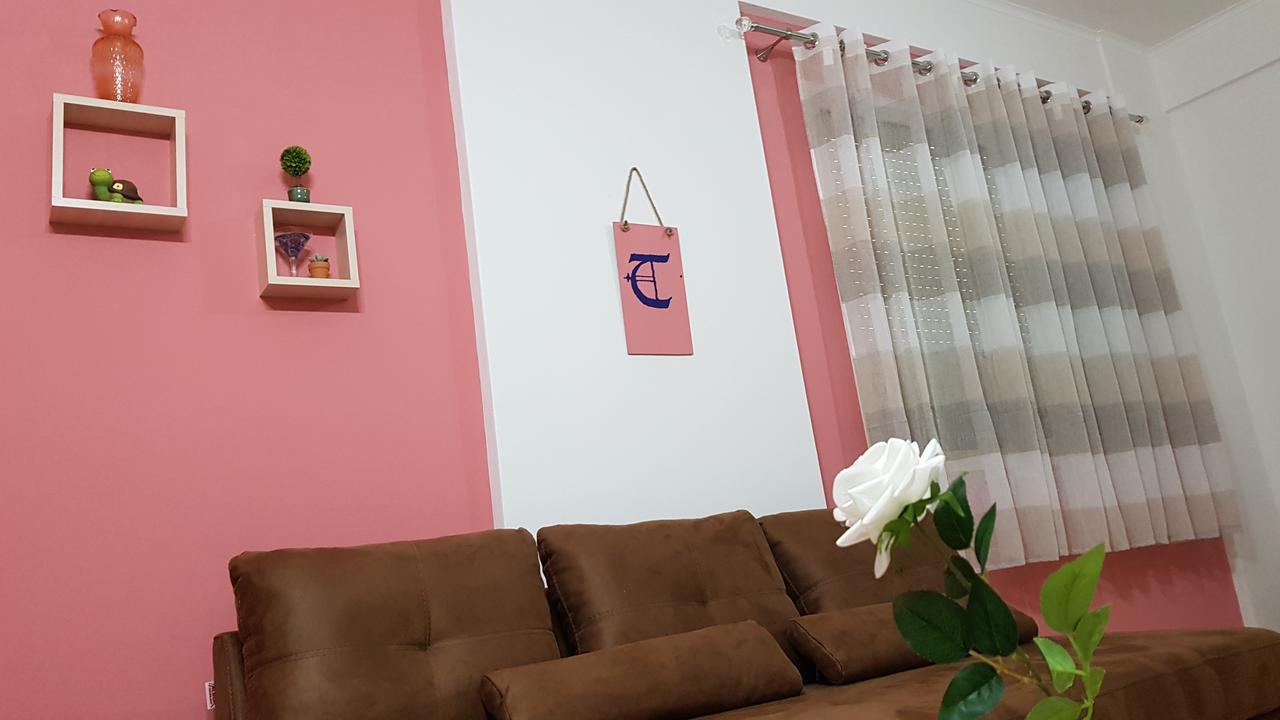 Appartamento Giallo Vlorë Buitenkant foto