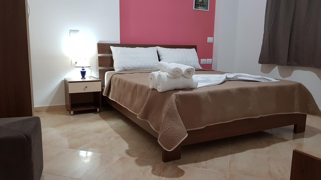 Appartamento Giallo Vlorë Buitenkant foto