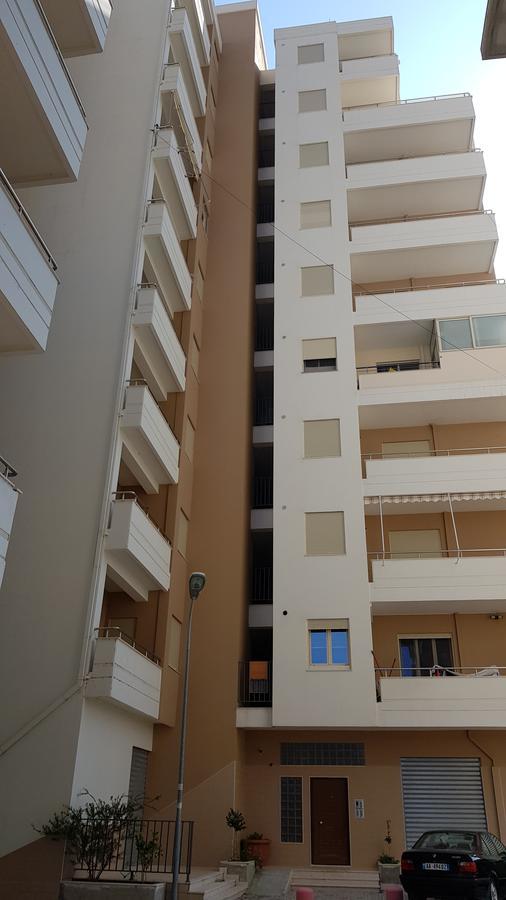 Appartamento Giallo Vlorë Buitenkant foto