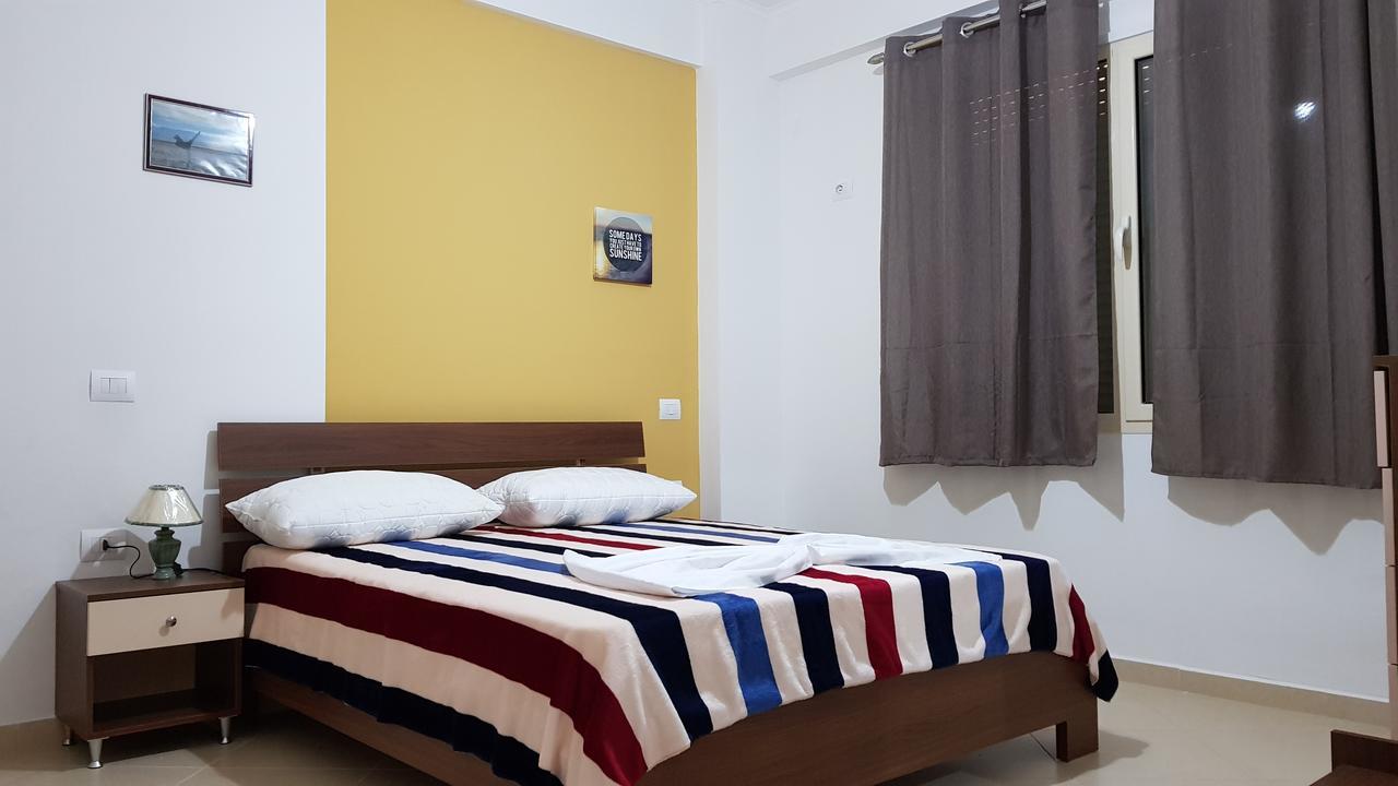 Appartamento Giallo Vlorë Buitenkant foto