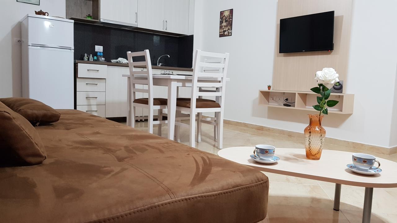 Appartamento Giallo Vlorë Buitenkant foto