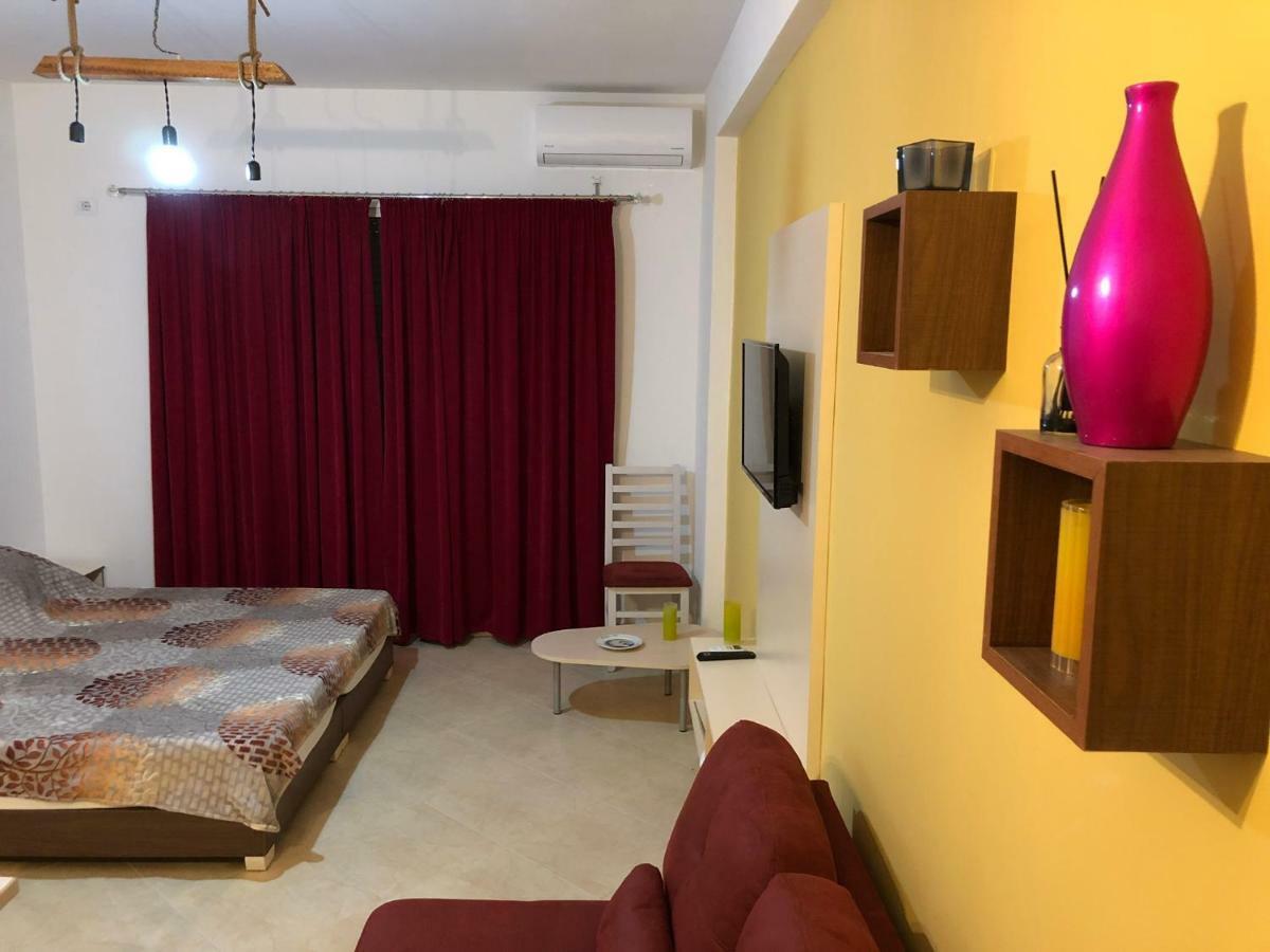 Appartamento Giallo Vlorë Buitenkant foto