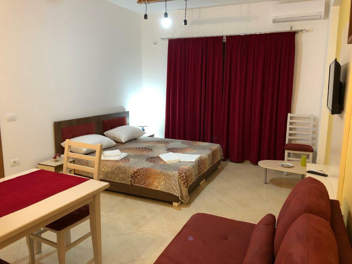 Appartamento Giallo Vlorë Buitenkant foto