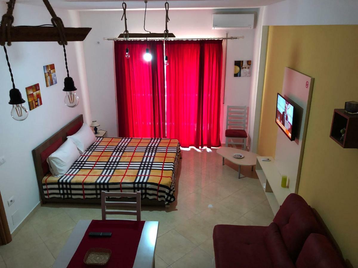 Appartamento Giallo Vlorë Buitenkant foto